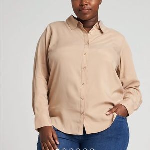 Classic button up in navy stretch material